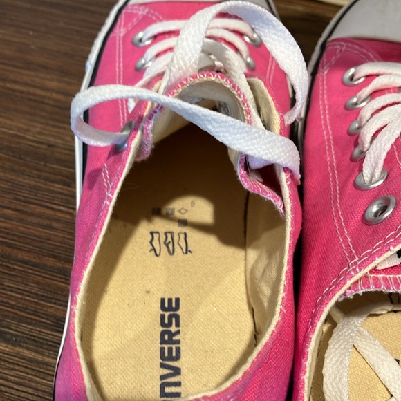 Women’s Low Top Converse - Picture 4 of 6